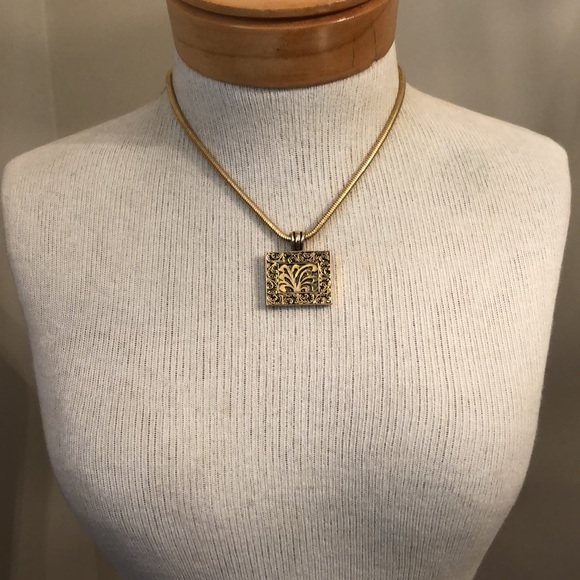 Vintage Gold-tone Snake Chain with Rectangle Filigree Pendant - Picture 10 of 13